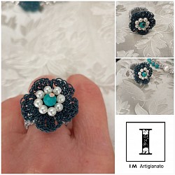 Anello fiore con perline